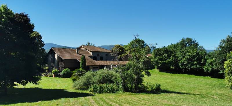 A VENDRE MAISON DE CAMPAGNE DE 380 m² AVEC TERRAIN DE PLUS D'UN HECTARE LA BASTIDE DE SEROU  
